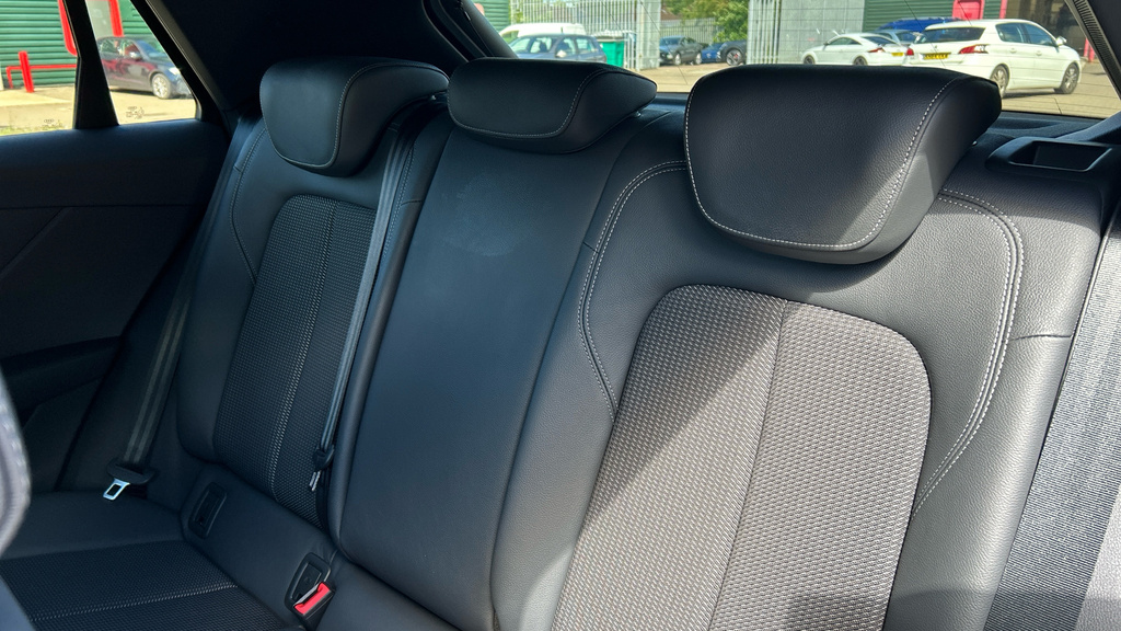 Audi Q2 35 Tfsi Sport S Tronic 2025 Black #17