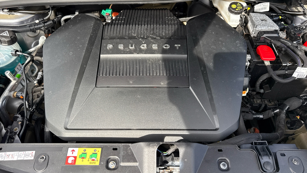 Peugeot e-2008 100Kw Allure 50Kwh  #30