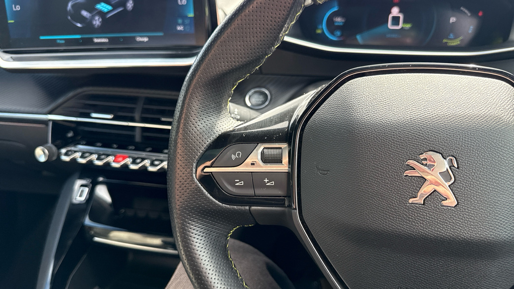 Peugeot e-2008 100Kw Allure 50Kwh  #37