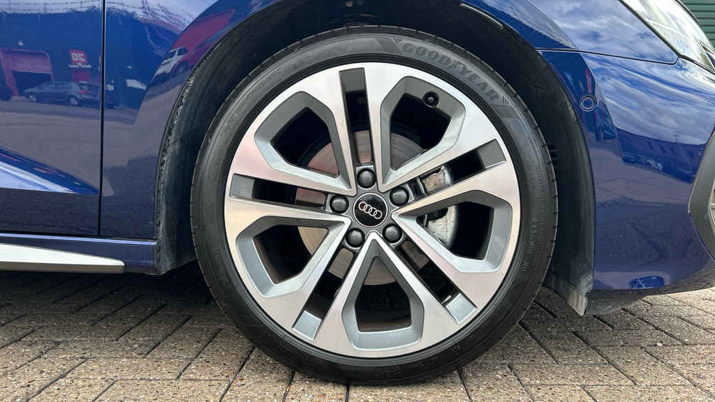 Audi A3 Audi A3 Saloon Sport Tfsi 116 Ps S Tronic Black #20