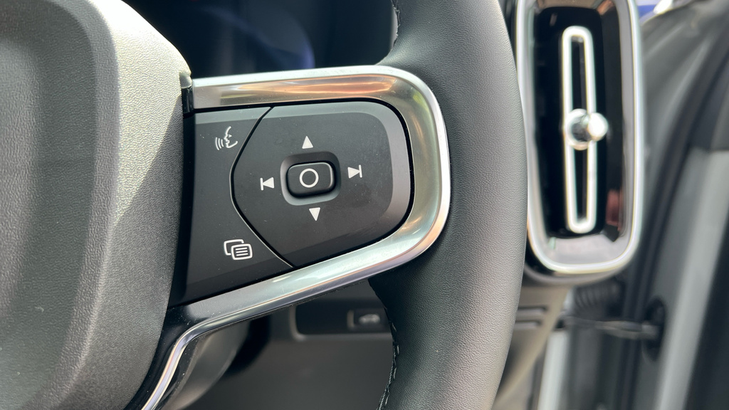 Volvo XC40 B4 Plus Dark - Mild Hybrid 360 Degree #23