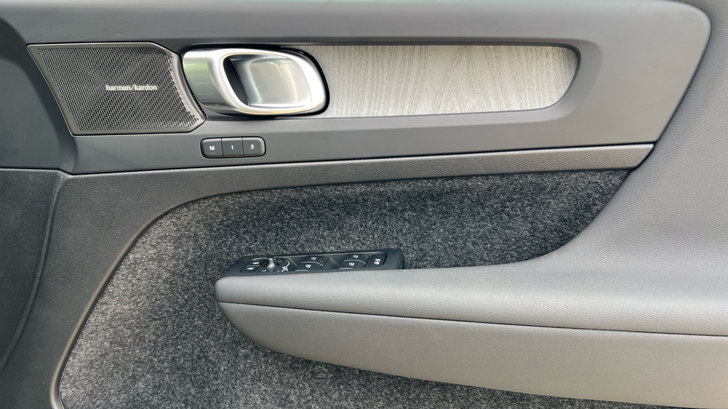 Volvo XC40 B4 Plus Dark - Mild Hybrid 360 Degree #21