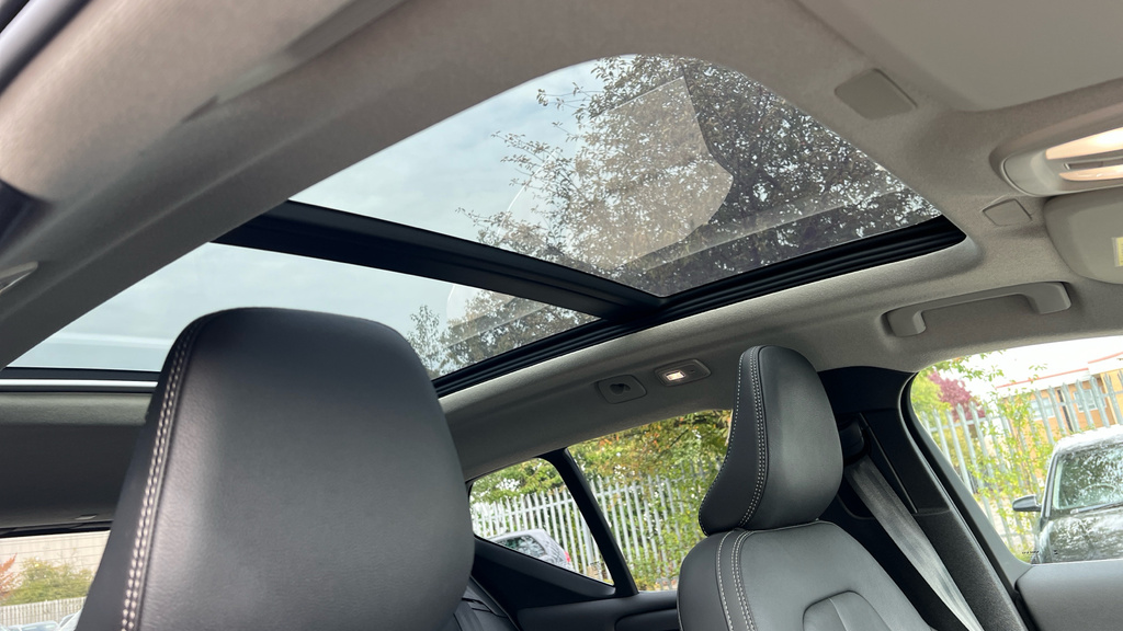 Volvo XC40 B4 Plus Dark - Mild Hybrid 360 Degree #38