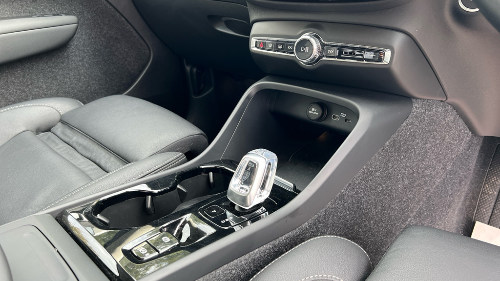 Volvo XC40 B4 Plus Dark - Mild Hybrid 360 Degree #20