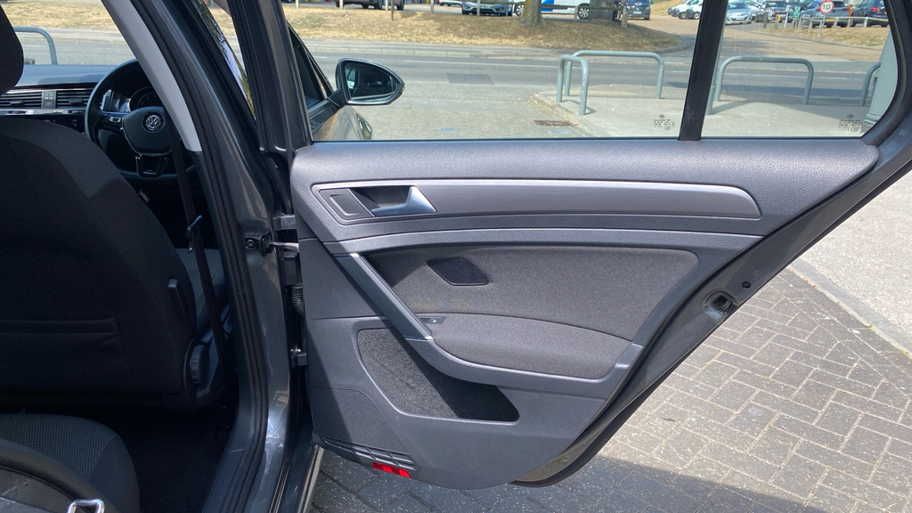 Volkswagen Golf 1.6 Tdi Se Nav Euro 6 Ss Black #21