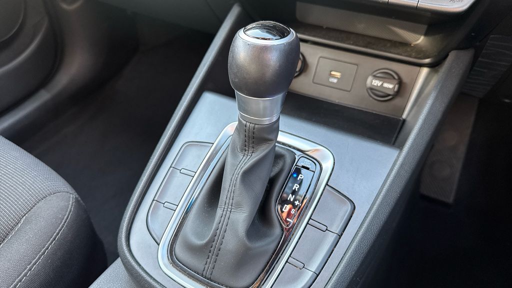 Hyundai Kona Kona Premium Ev Red #28