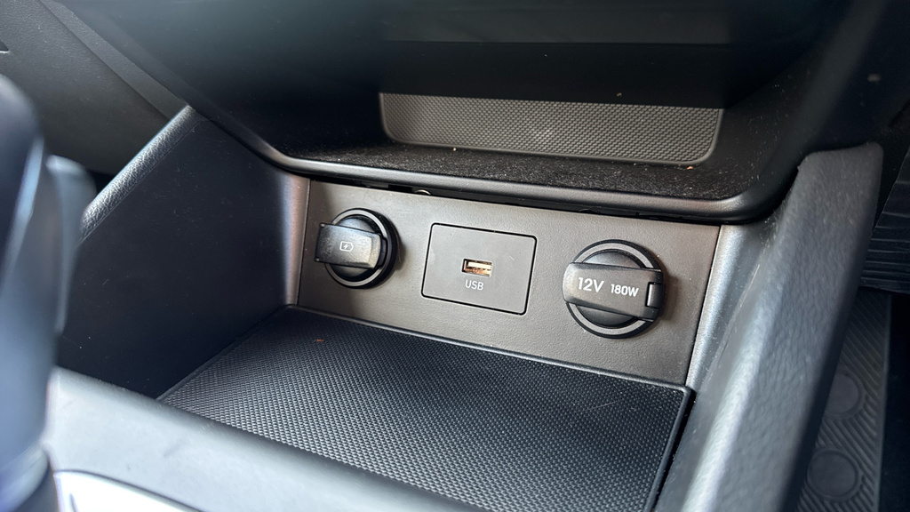 Hyundai Kona Kona Premium Ev Red #32