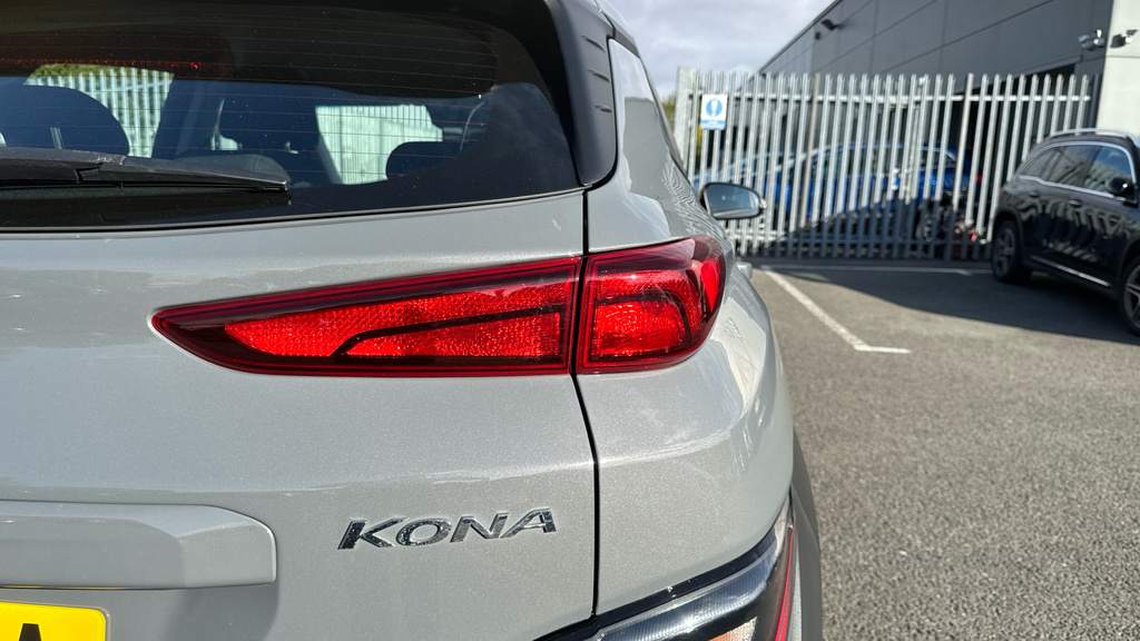 Hyundai Kona Kona Premium Ev Red #36
