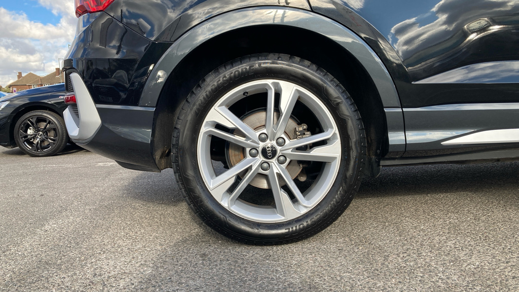 Audi Q3 35 Tfsi Black Edition S Tronic 20 Alloy Black #18