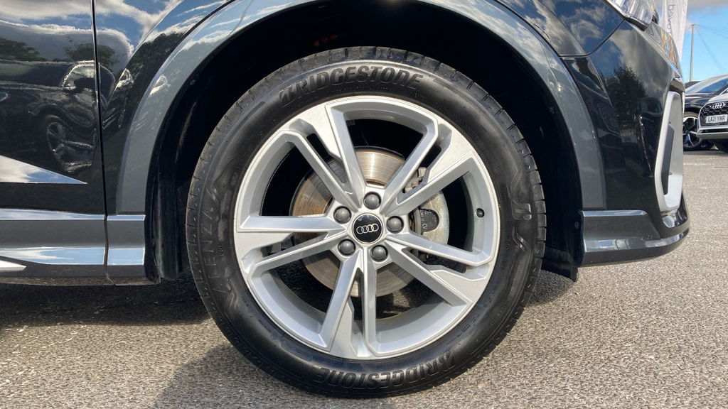 Audi Q3 35 Tfsi Black Edition S Tronic 20 Alloy Black #17