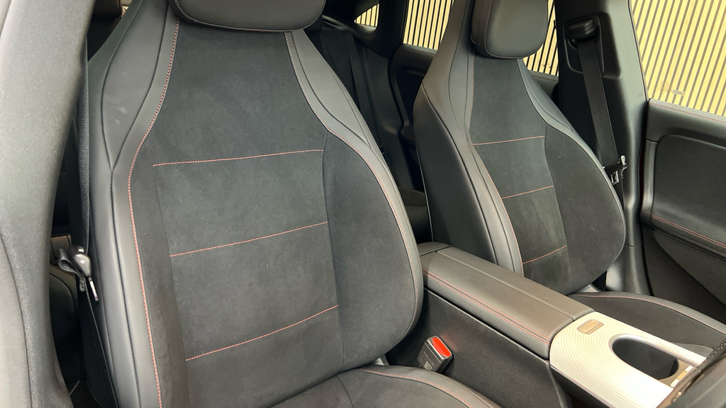 Mercedes-Benz CLA Class Cla 250 200Kw Eq Tech Amg Line Ed 85Kwh Grey #25