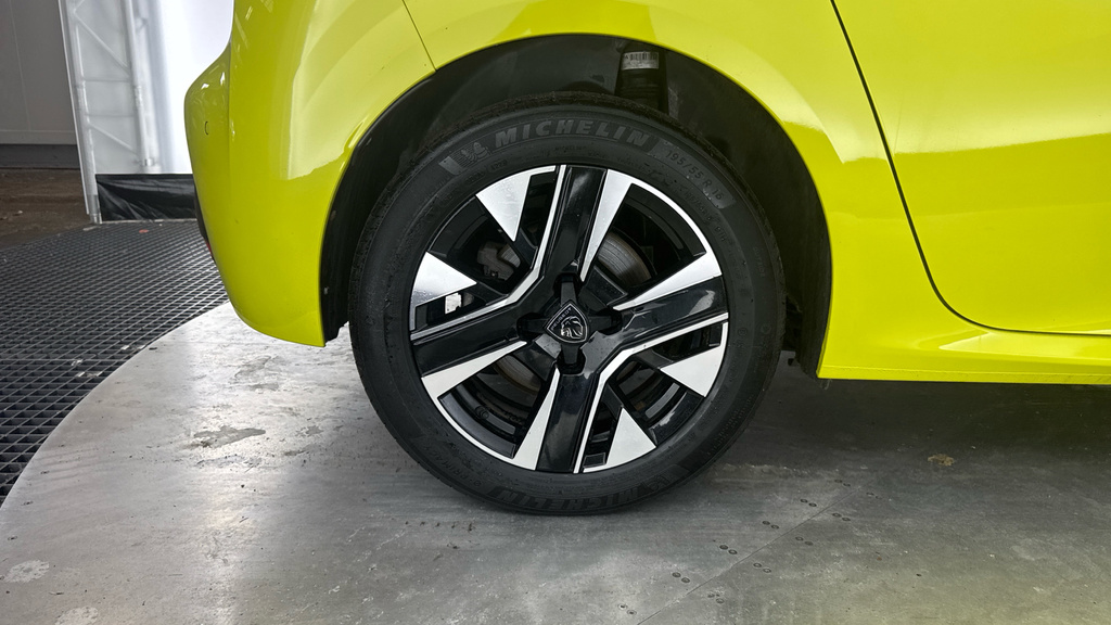 Peugeot e-208 100Kw Allure 50Kwh Yellow #17