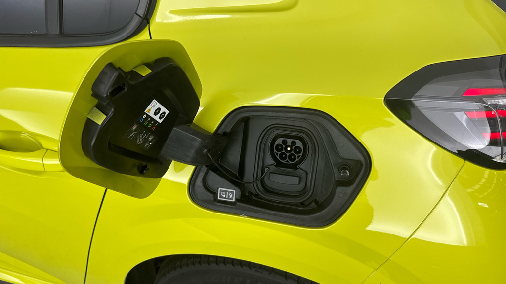 Peugeot e-208 100Kw Allure 50Kwh Yellow #21