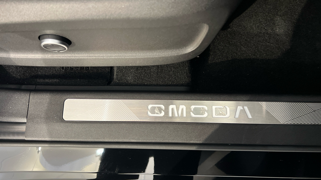 Omoda 9 1.5T Shs 34.46Kwh Noble Suv Plug In Hyb White #38