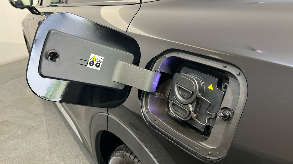 Omoda 9 1.5T Shs 34.46Kwh Noble Suv Plug In Hyb White #23