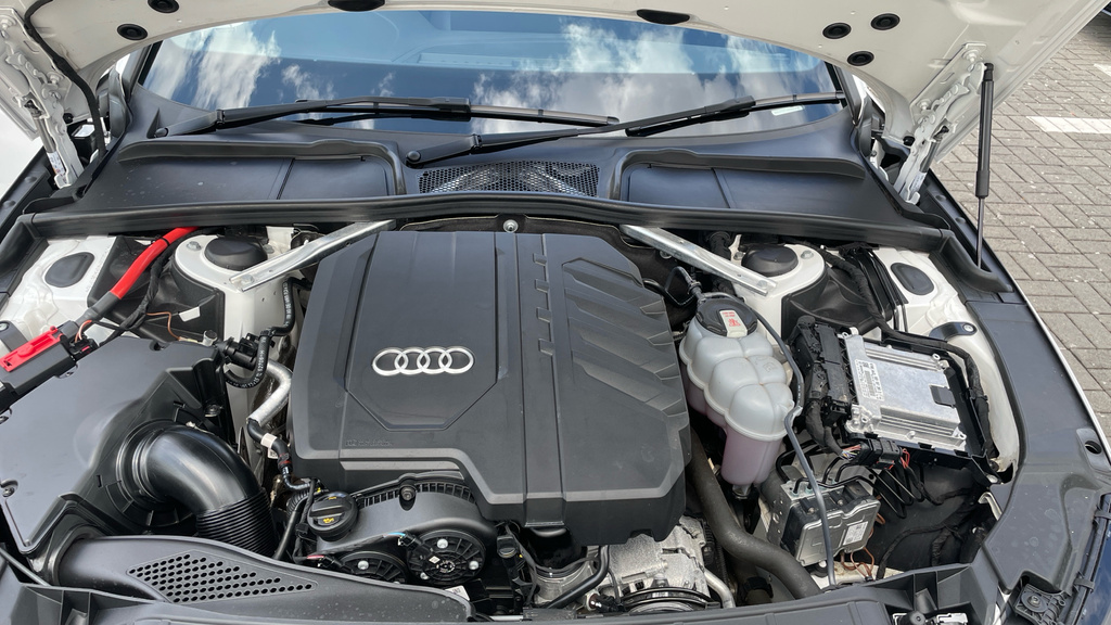 Audi A4 Avant Avant Black Edition 35 Tfsi 150 Ps S Tronic Red #16