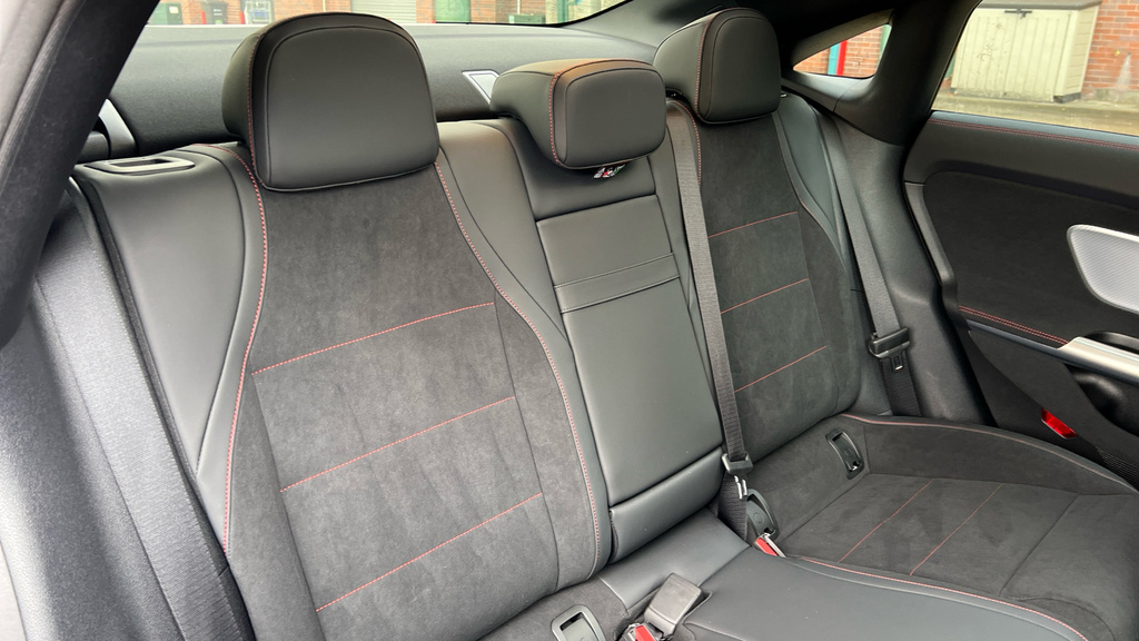 Mercedes-Benz CLA Class 1.3 Cla180h Mhev Amg Line Premium Plus Shooting Black #38