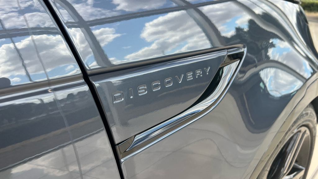 Land Rover Discovery D350 Se Commercial White #31