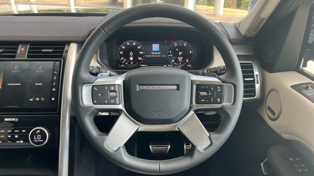Land Rover Discovery D350 Se Commercial White #25