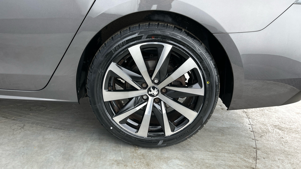 Peugeot 508 1.2 Puretech Allure Eat8 White #29