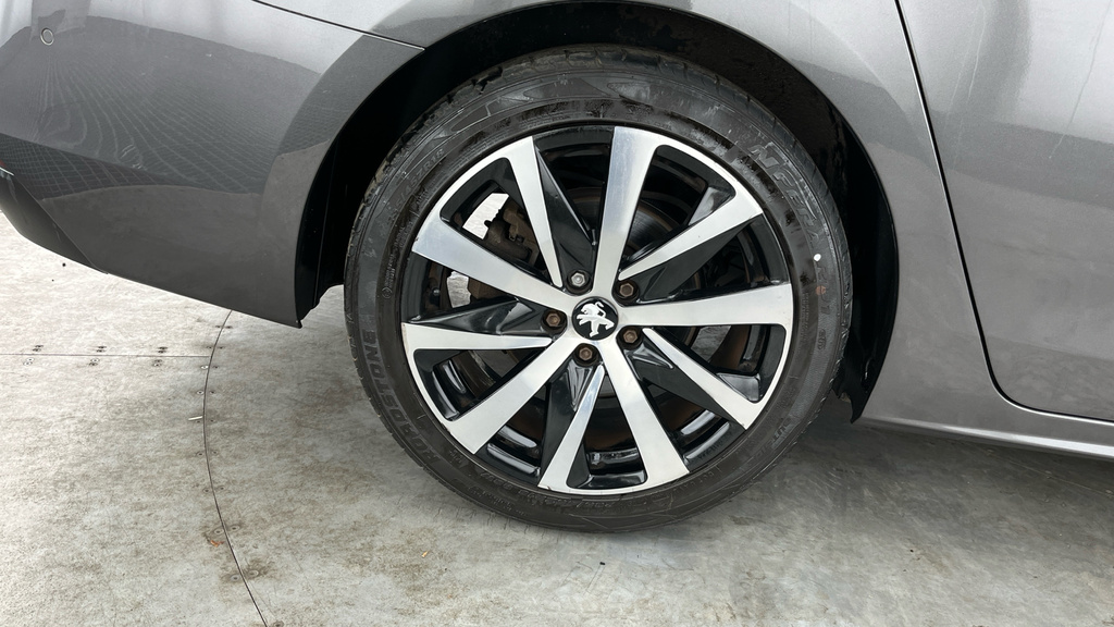 Peugeot 508 1.2 Puretech Allure Eat8 White #30