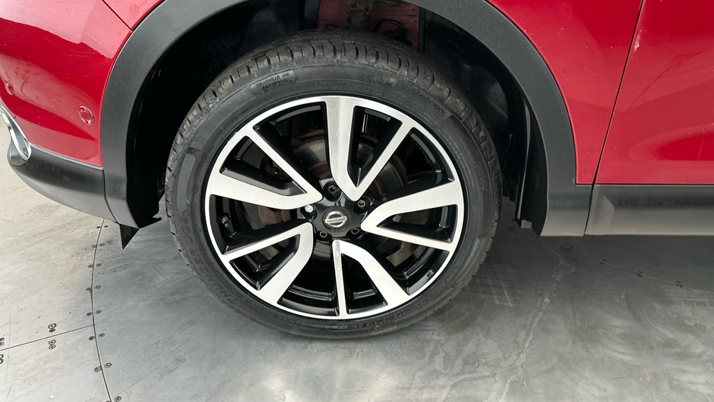 Nissan Qashqai 1.6L Tekna Red #24