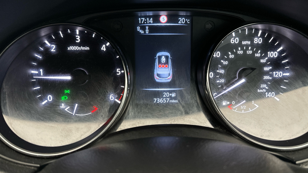 Nissan Qashqai 1.6L Tekna Red #20