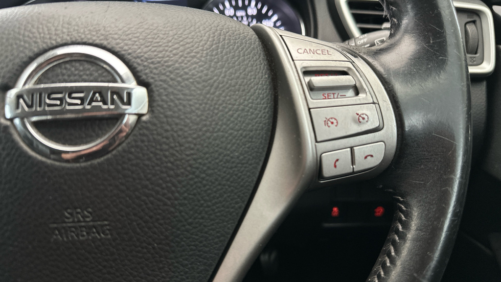 Nissan Qashqai 1.6L Tekna Red #19