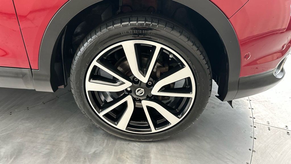 Nissan Qashqai 1.6L Tekna Red #27
