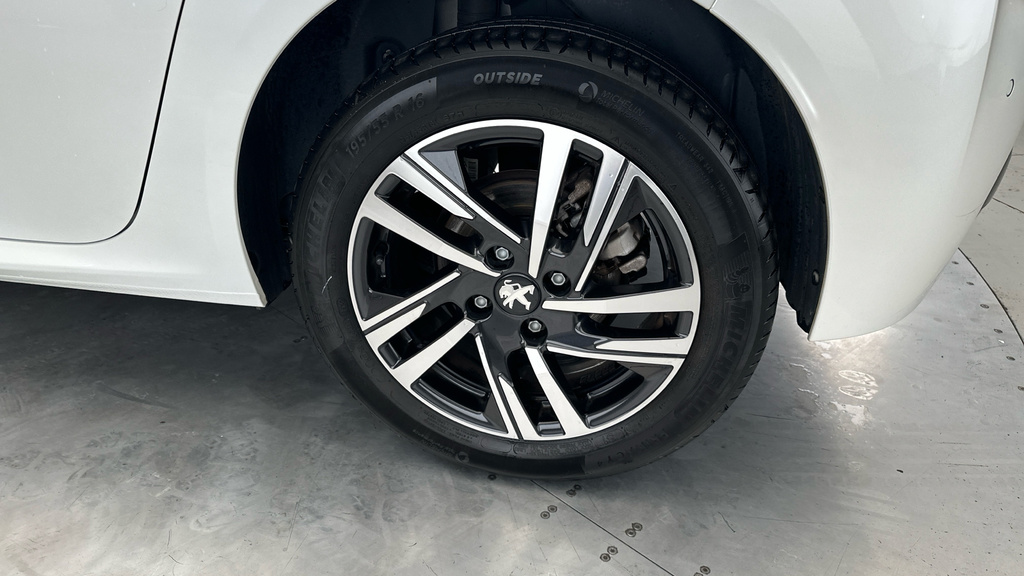 Peugeot 208 208 Allure Premium Puretech Ss Blue #22
