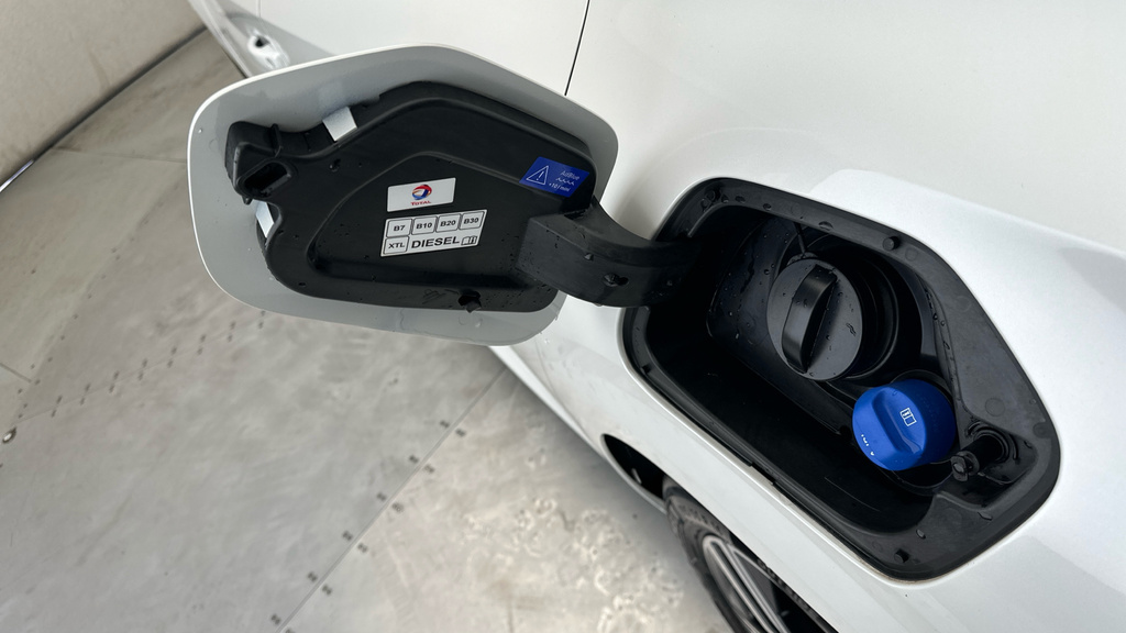 Peugeot 208 208 Allure Premium Puretech Ss Blue #25