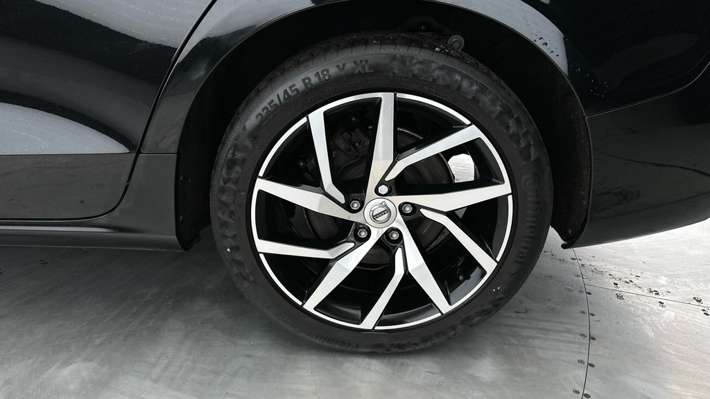 Volvo V60 T6 Recharge 11.6Kwh R-design Silver #26