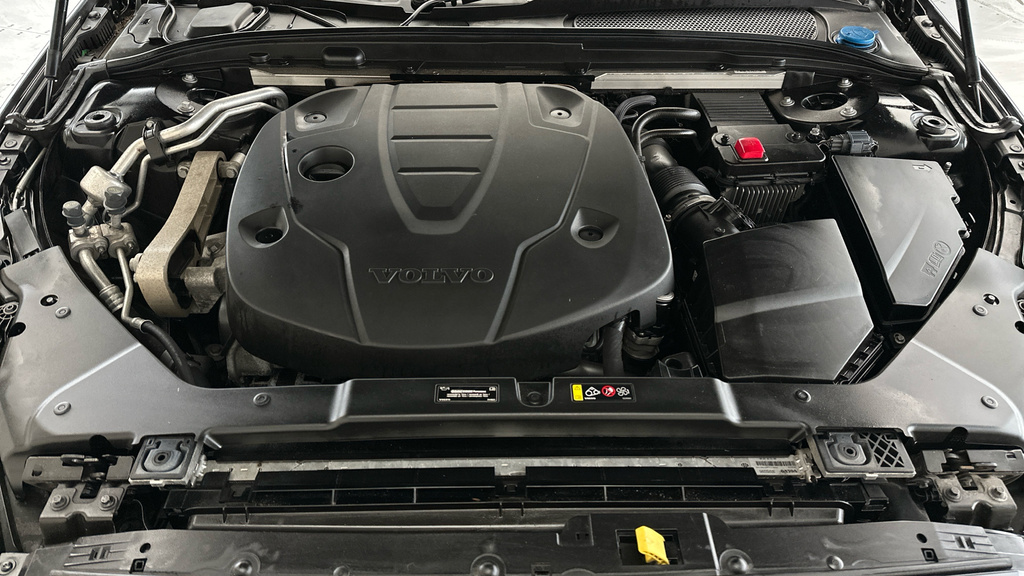 Volvo V60 T6 Recharge 11.6Kwh R-design Silver #24