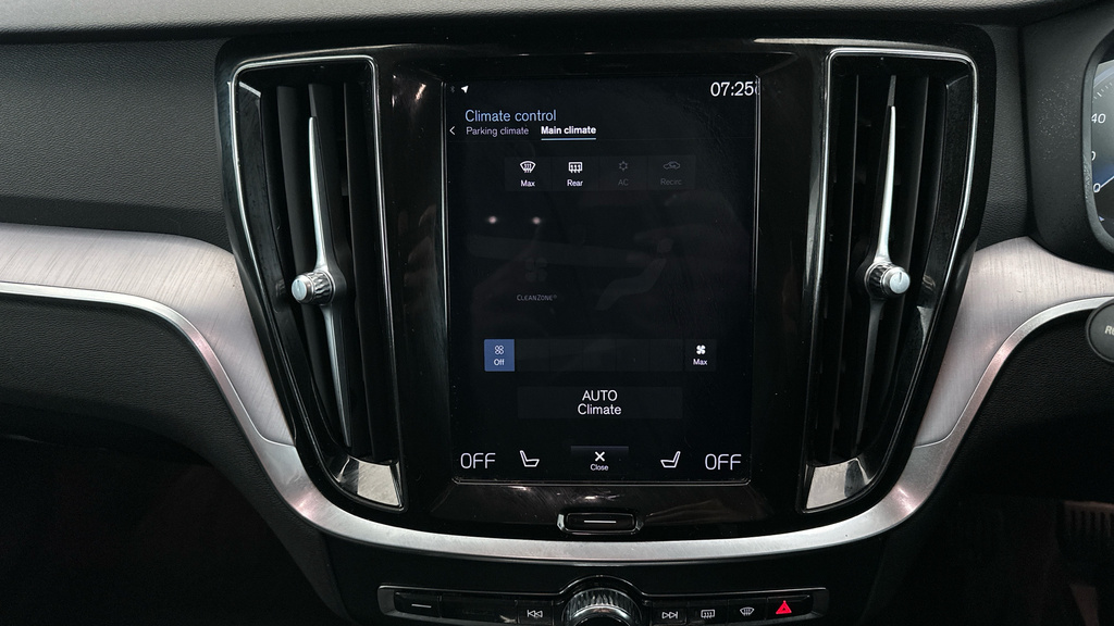 Volvo V60 T6 Recharge 11.6Kwh R-design Silver #19