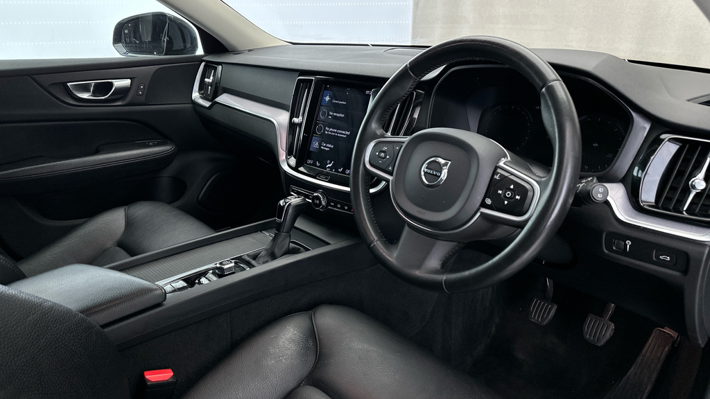 Volvo V60 T6 Recharge 11.6Kwh R-design Silver #11
