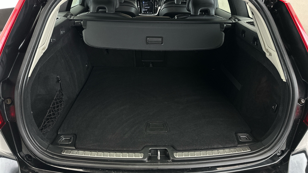 Volvo V60 T6 Recharge 11.6Kwh R-design Silver #23