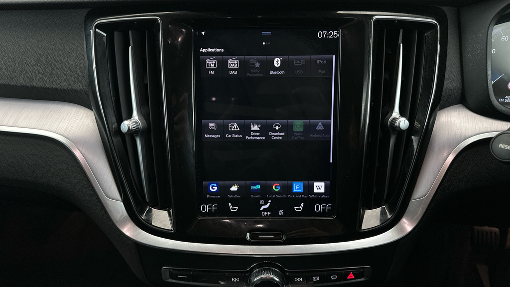 Volvo V60 T6 Recharge 11.6Kwh R-design Silver #17