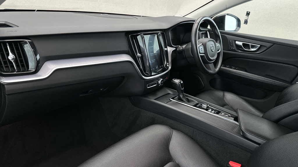 Volvo V60 T6 Recharge 11.6Kwh R-design Silver #12