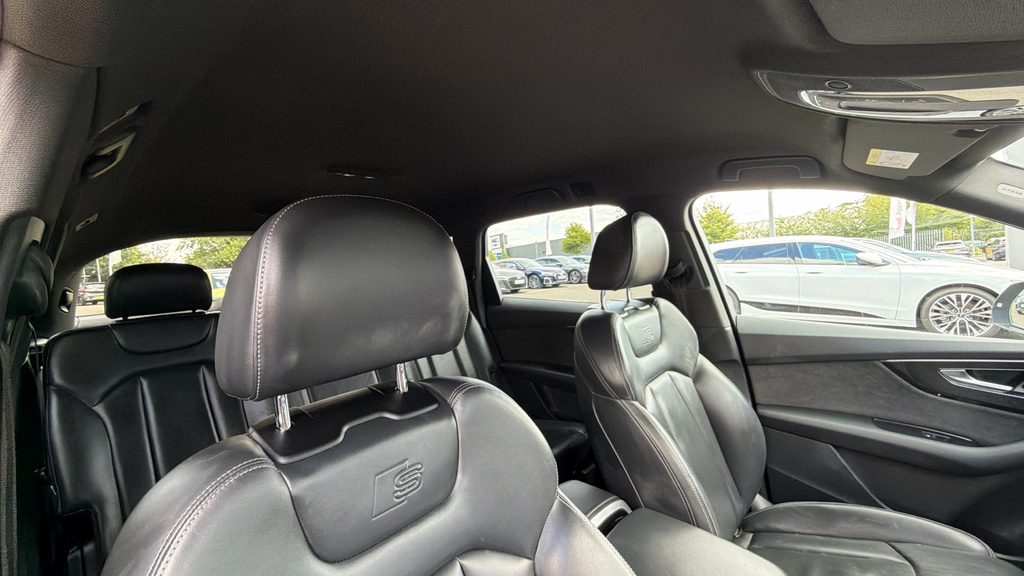Audi Q7 Audi Q7 Black Edition 50 Tdi Quattro 286 Ps Tiptro White #39