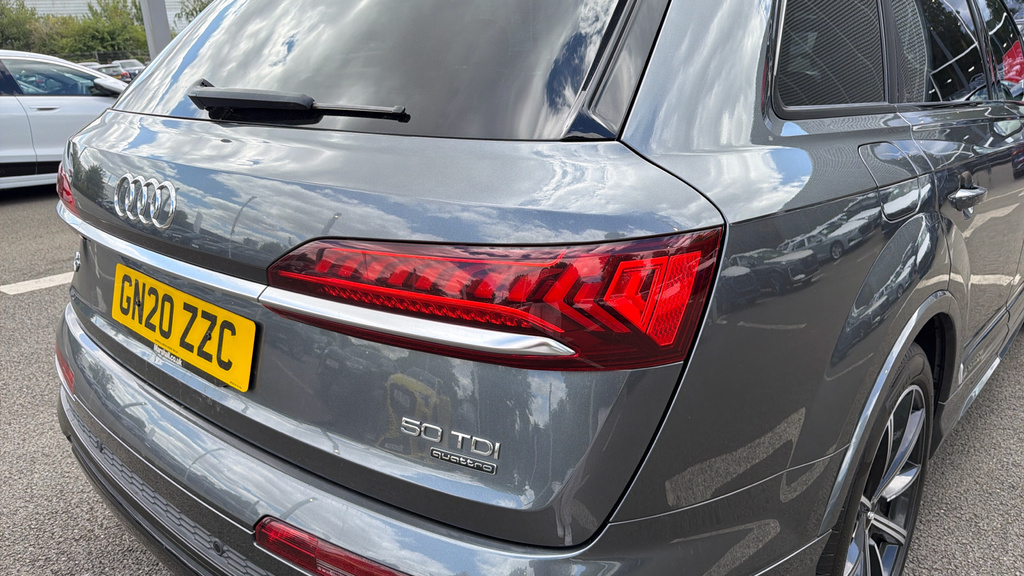 Audi Q7 Audi Q7 Black Edition 50 Tdi Quattro 286 Ps Tiptro White #37