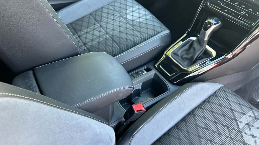 Volkswagen T-Roc 1.5 Tsi R-line Dsg Grey #50