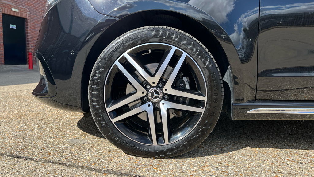 Mercedes-Benz V Class V300 D Premium Amg Line 9G-tronic Extra Long Grey #36