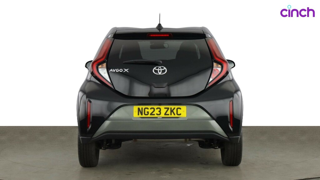 Toyota Aygo X 1.0 Vvt-i Edge Black #4