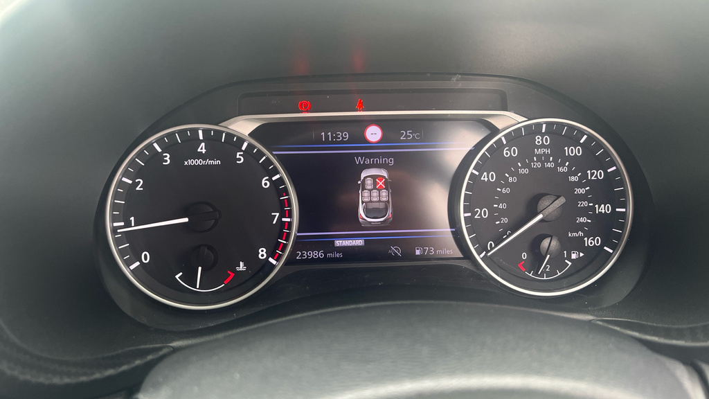 Nissan Juke 1.0 Dig-t 114 Tekna Red #10