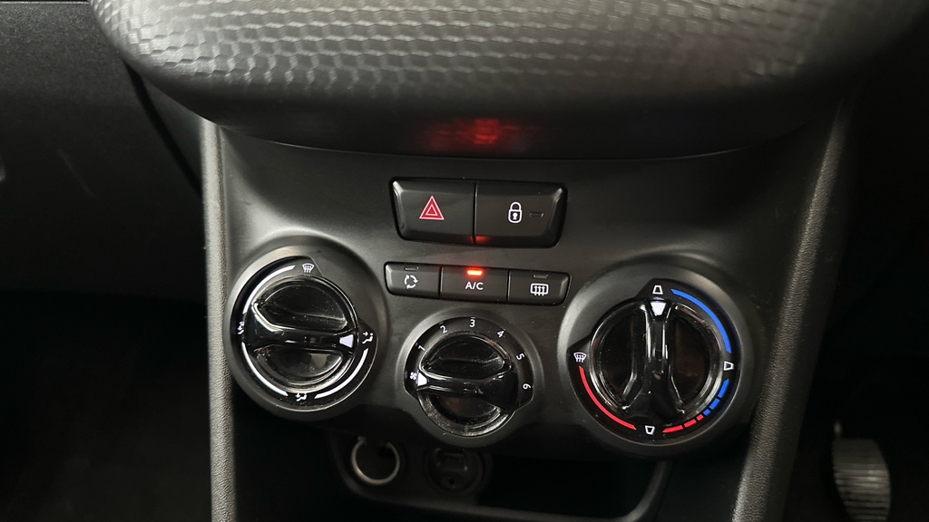 Peugeot 208 1.2 Puretech Allure Euro 6 Black #13