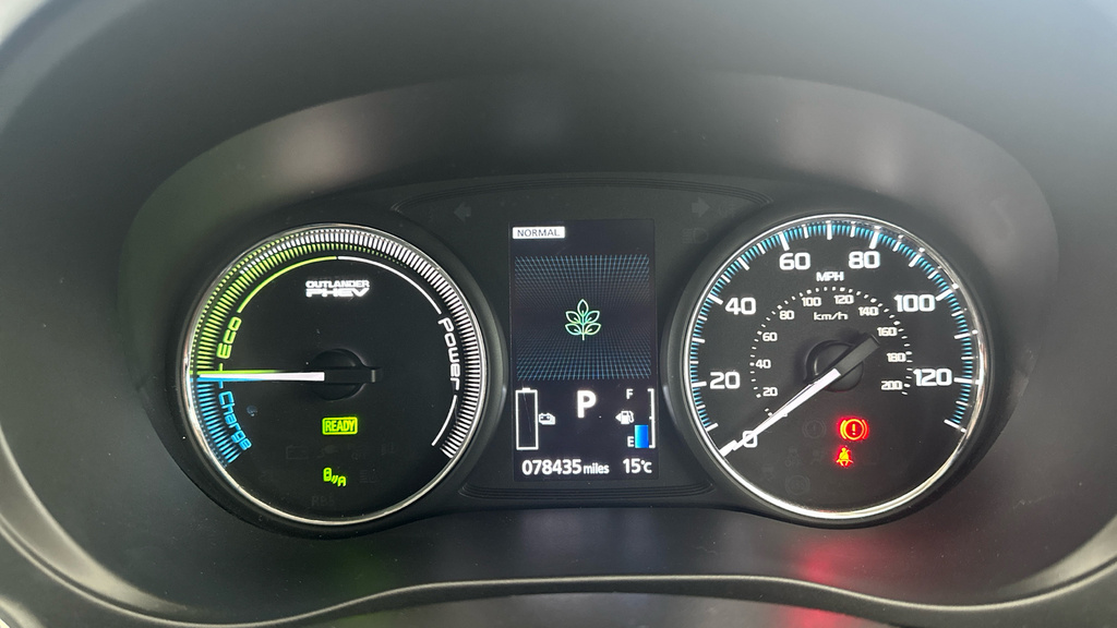 Mitsubishi Outlander 2.0 Phev Gx5h Estate Red #22