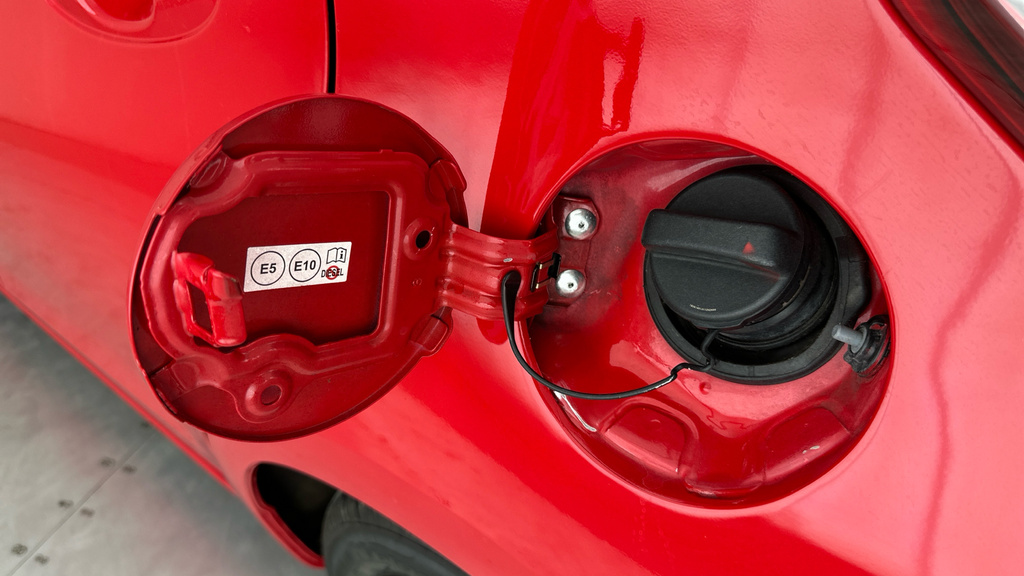 Toyota Yaris 1.5 Hybrid Icon Tech Cvt White #22