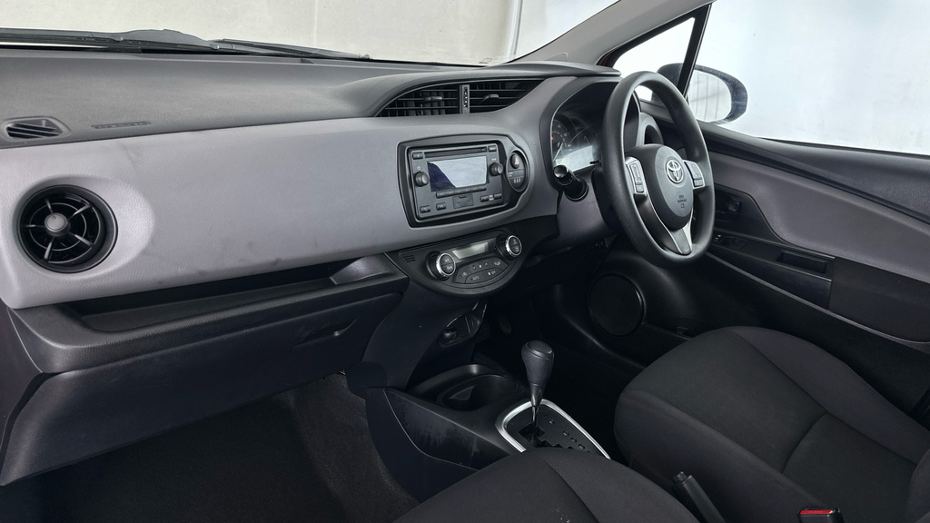 Toyota Yaris 1.5 Hybrid Icon Tech Cvt White #10