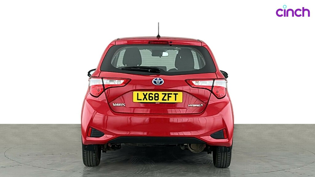 Toyota Yaris 1.5 Hybrid Icon Tech Cvt White #4