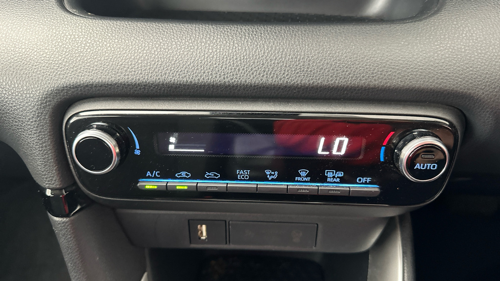 Toyota Yaris 1.5 Vvt-h Dynamic E-cvt Euro 6 Ss  #13